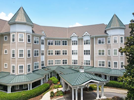 Sunrise at Huntcliff Summit II I Exterior