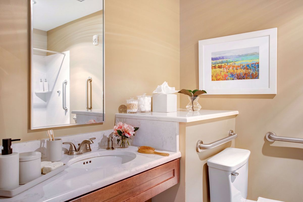 Sunrise of McLean Village | Suite Bathroom