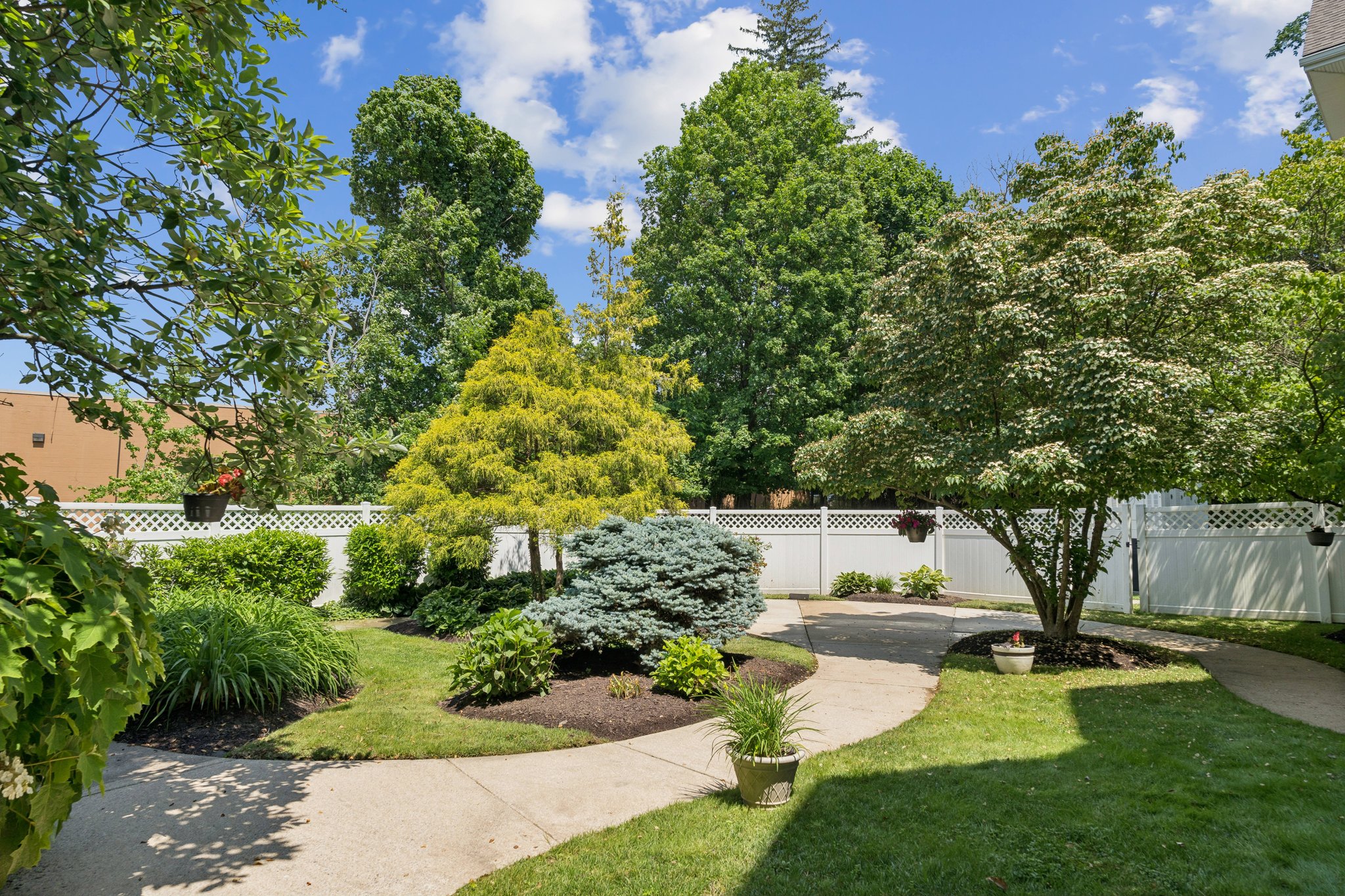 Sunrise of Pikesville | Garden
