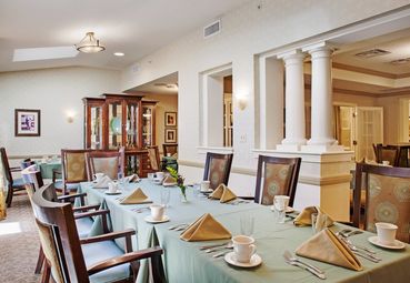 Sunrise at Siegen | Dining Room
