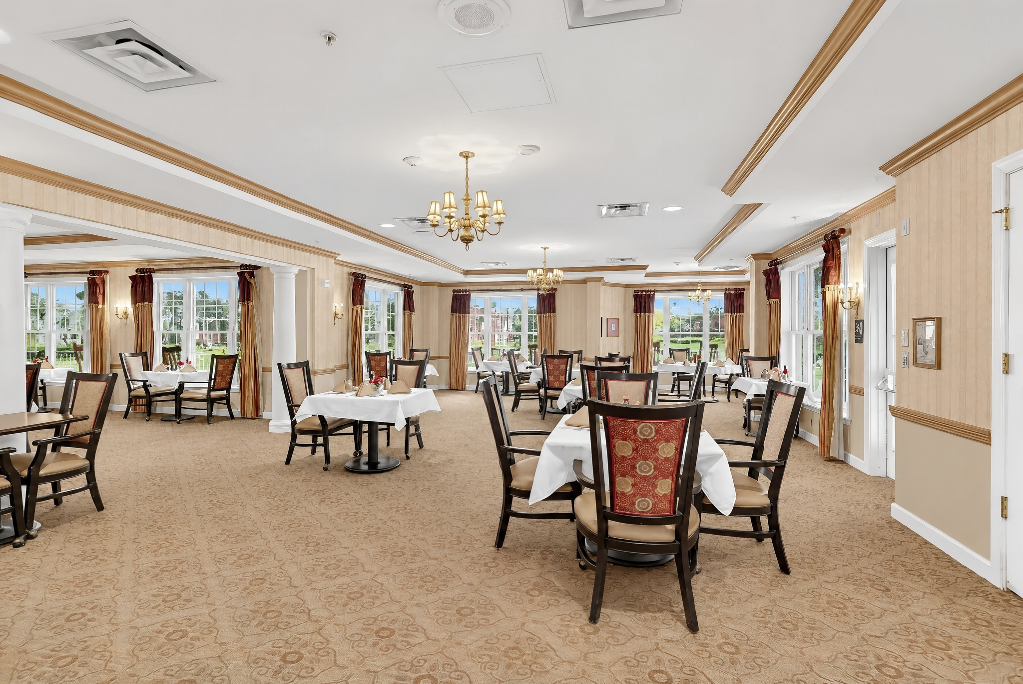 Dining Room | Sunrise of Lower Makefield