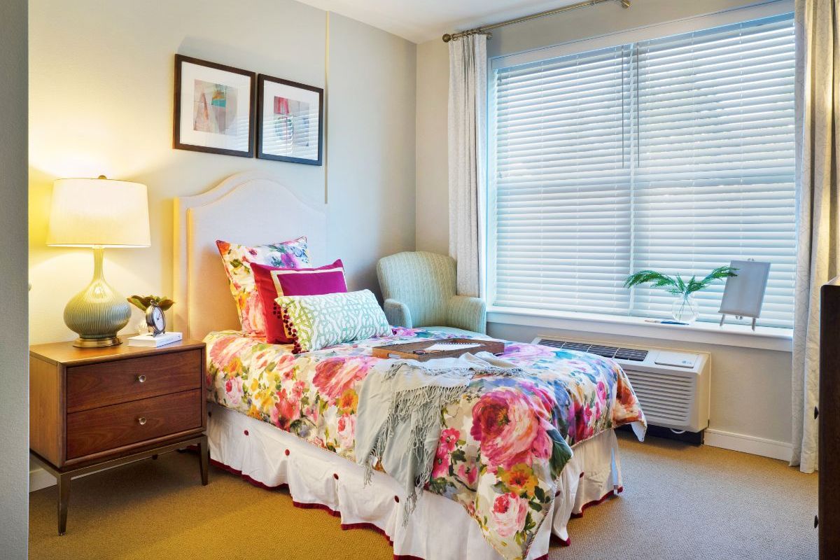 Virtual Tour & Photo Gallery Sunrise of Issaquah, WA