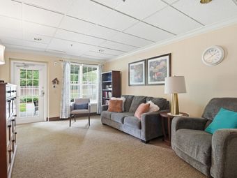 Brighton Gardens of Winston Salem | Living Room