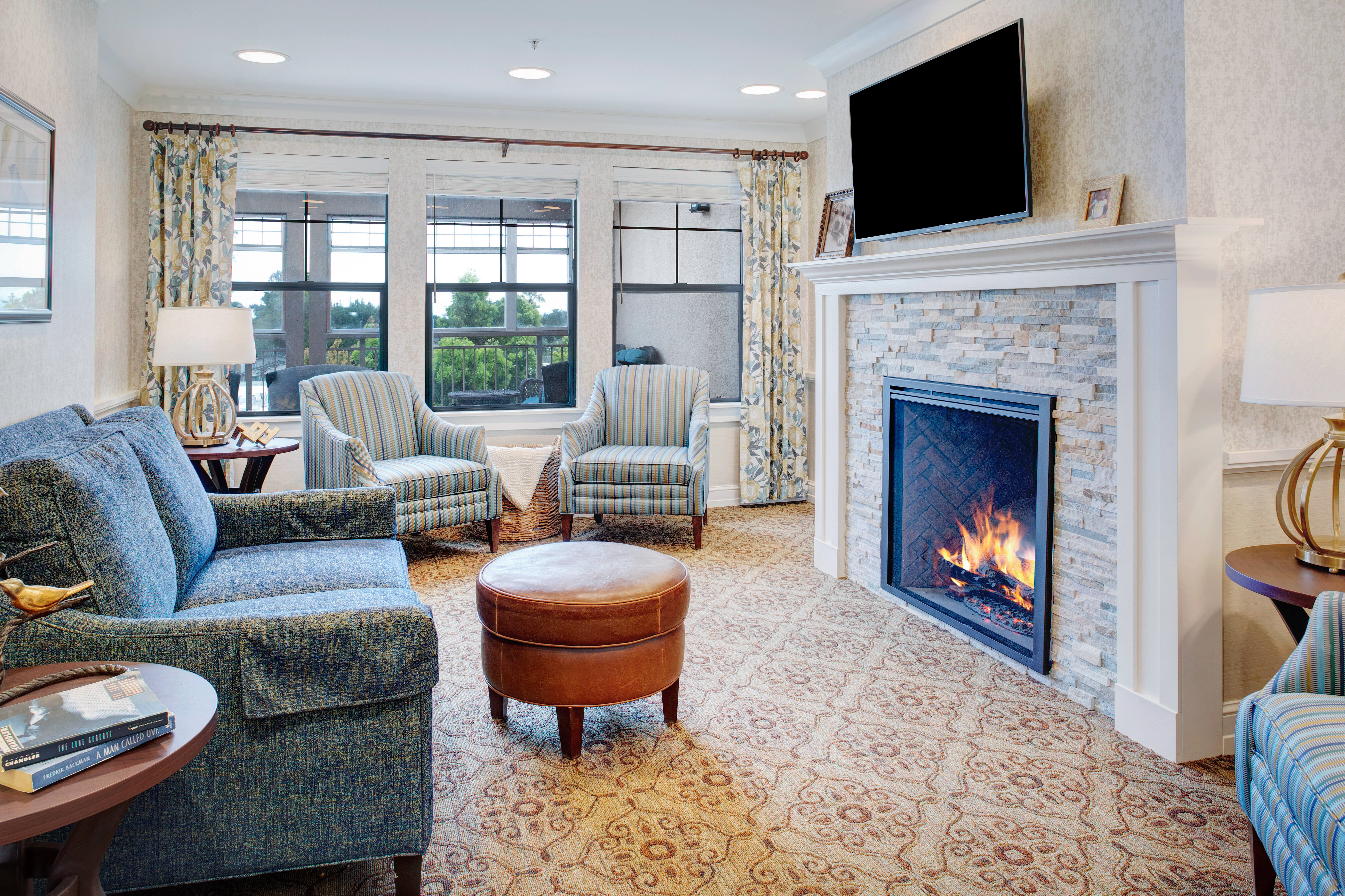 Sunrise of San Mateo | Living Room