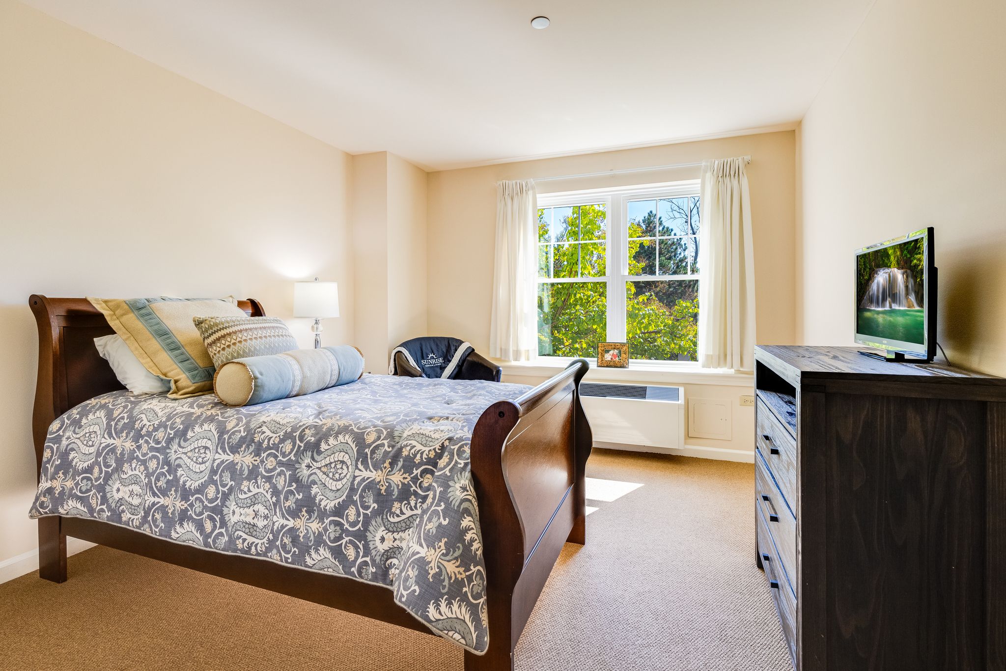 Sunrise of Schaumburg  | Bedroom