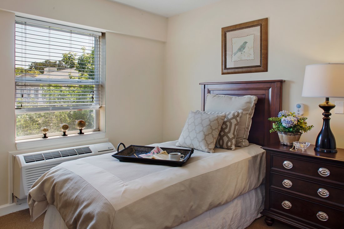 Sunrise at North Hills | Bedroom