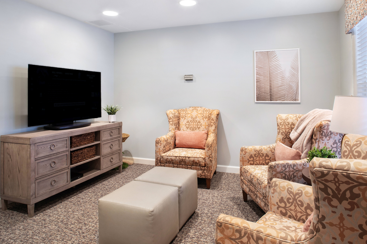 Sitting Area | Sunrise of Bloomingdale