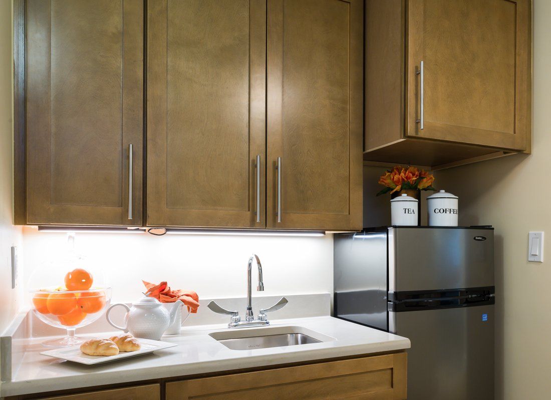 Sunrise of Bethesda Suite Kitchenette