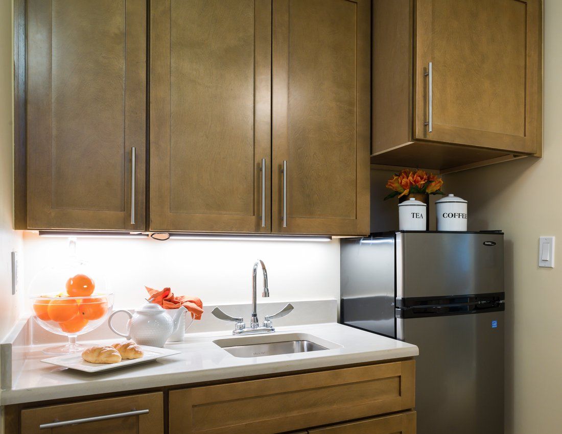 Sunrise of Bethesda Suite Kitchenette